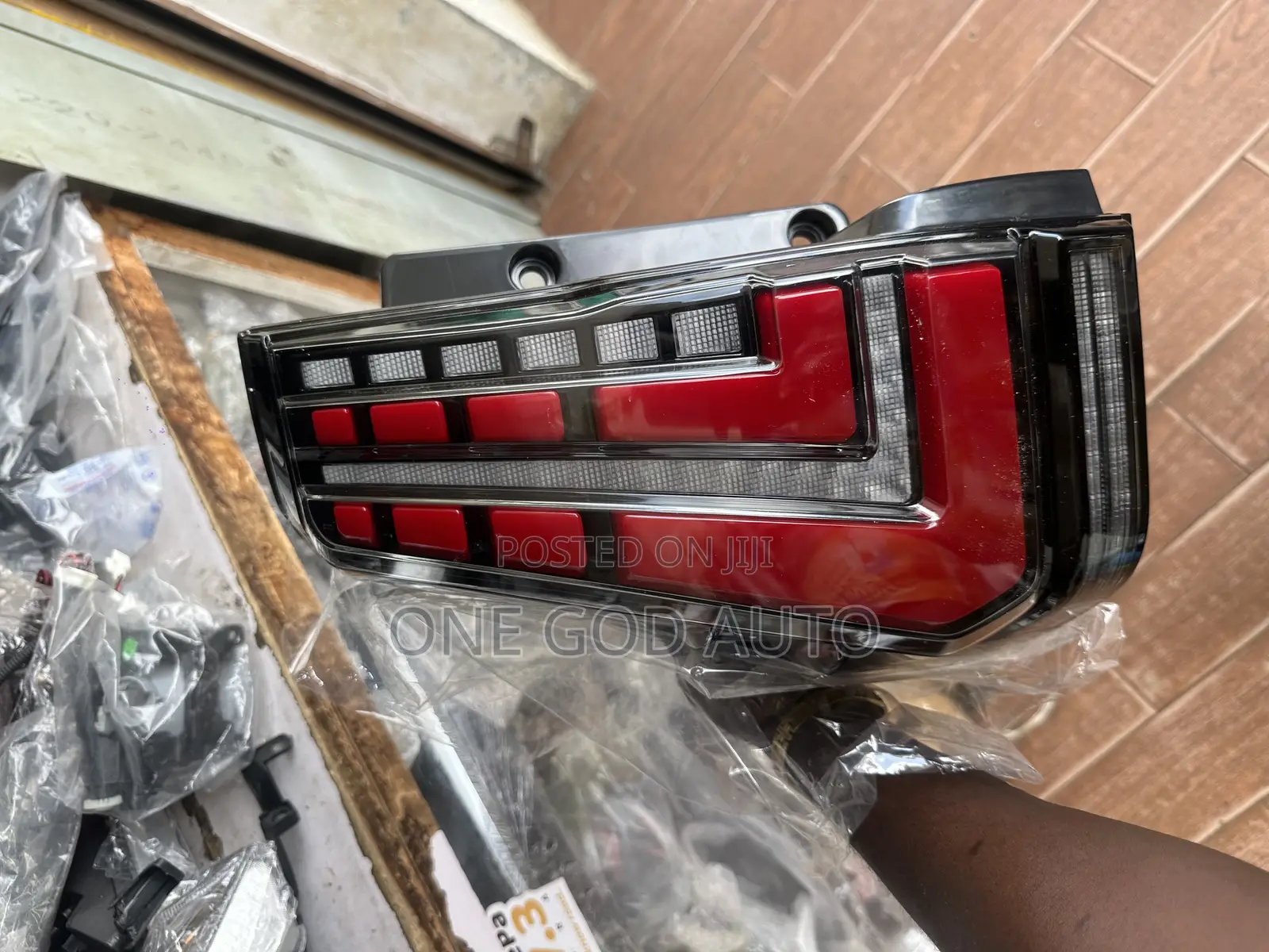 Toyota Landcruiser Prado 2017, 2018,2019,2020, Specs Tail Light