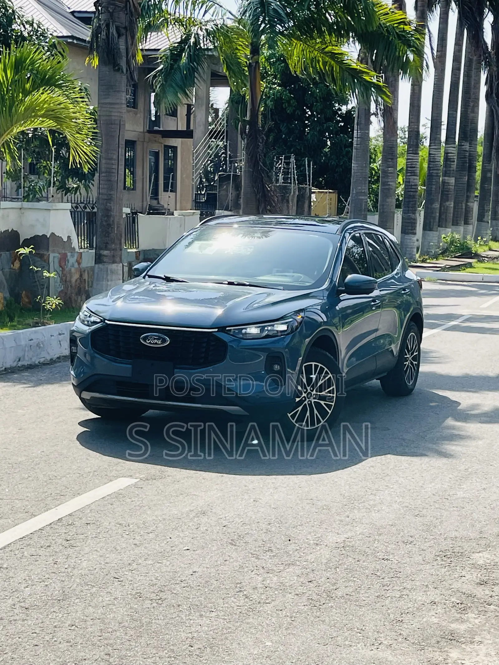 Ford Escape Platinum 2023 Blue