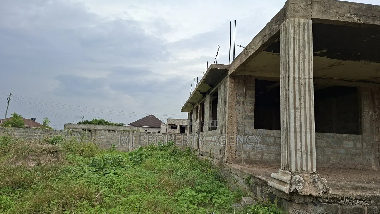 5bdrm House in Castle Gate Estate, Community 25 for sale