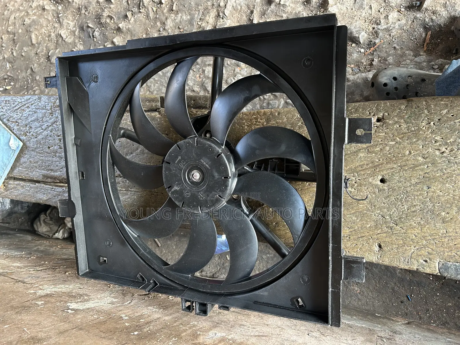Nissan Versa 2012 2013 2014 Radiator Fan