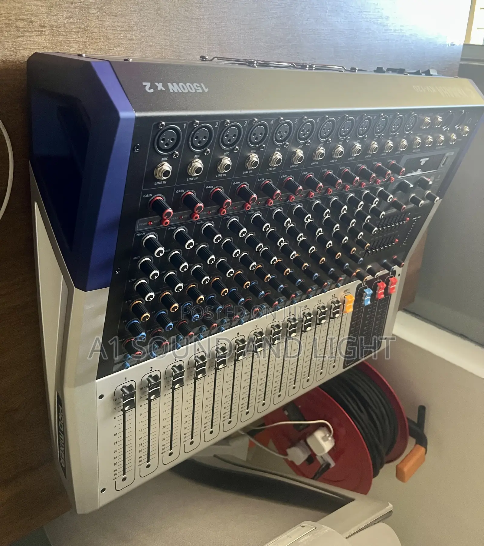 Yamaha 12 Channels Powered Mixer