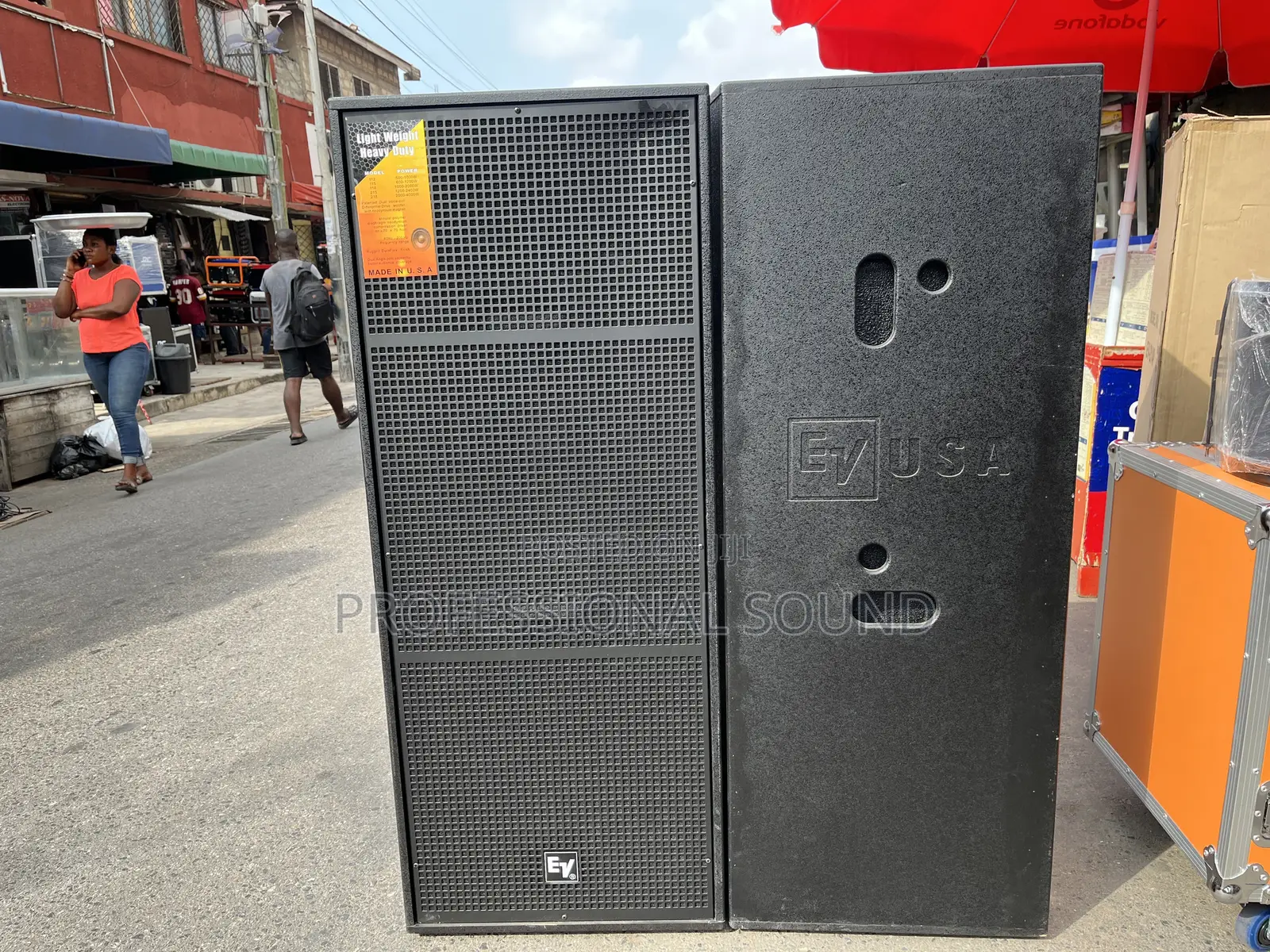 Electro-Voice Ds214p Dual 15-Inch Full-Range Passive Pa Speakers.