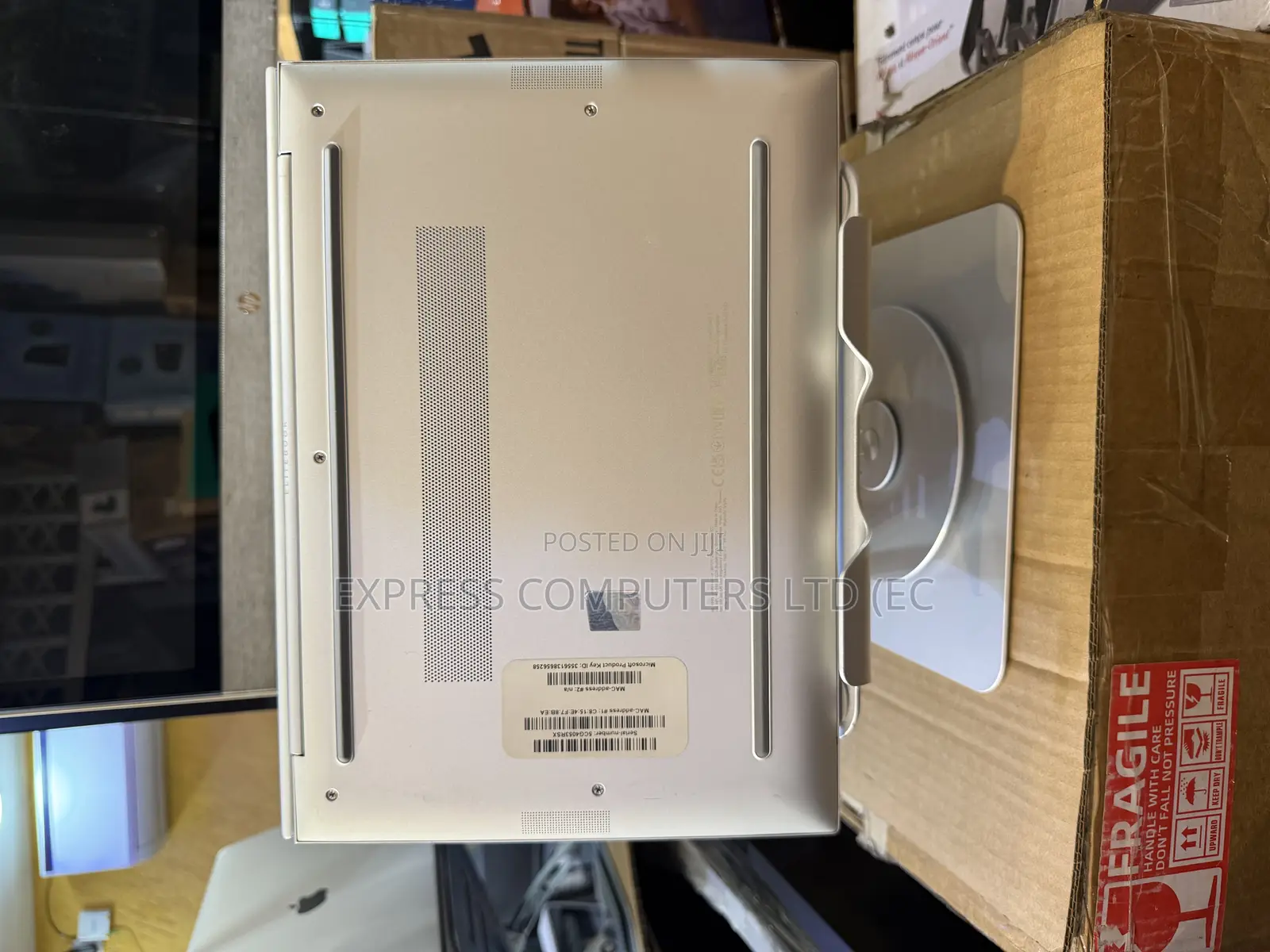 Laptop HP EliteBook 840 G10 16GB Intel Core I5 SSHD (Hybrid) 512GB