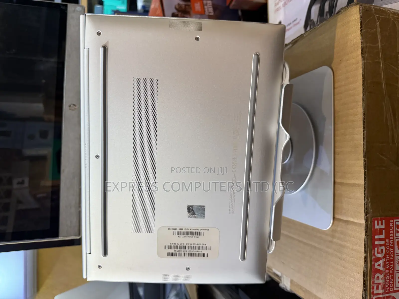 Laptop HP EliteBook 840 G10 16GB Intel Core I5 SSHD (Hybrid) 512GB