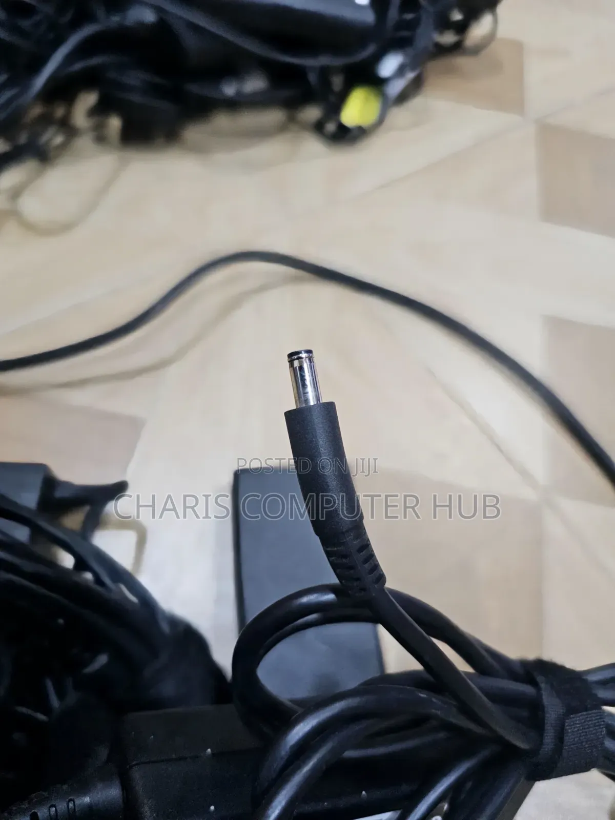 Home Used Dell 65 Watts Small Pin Charger