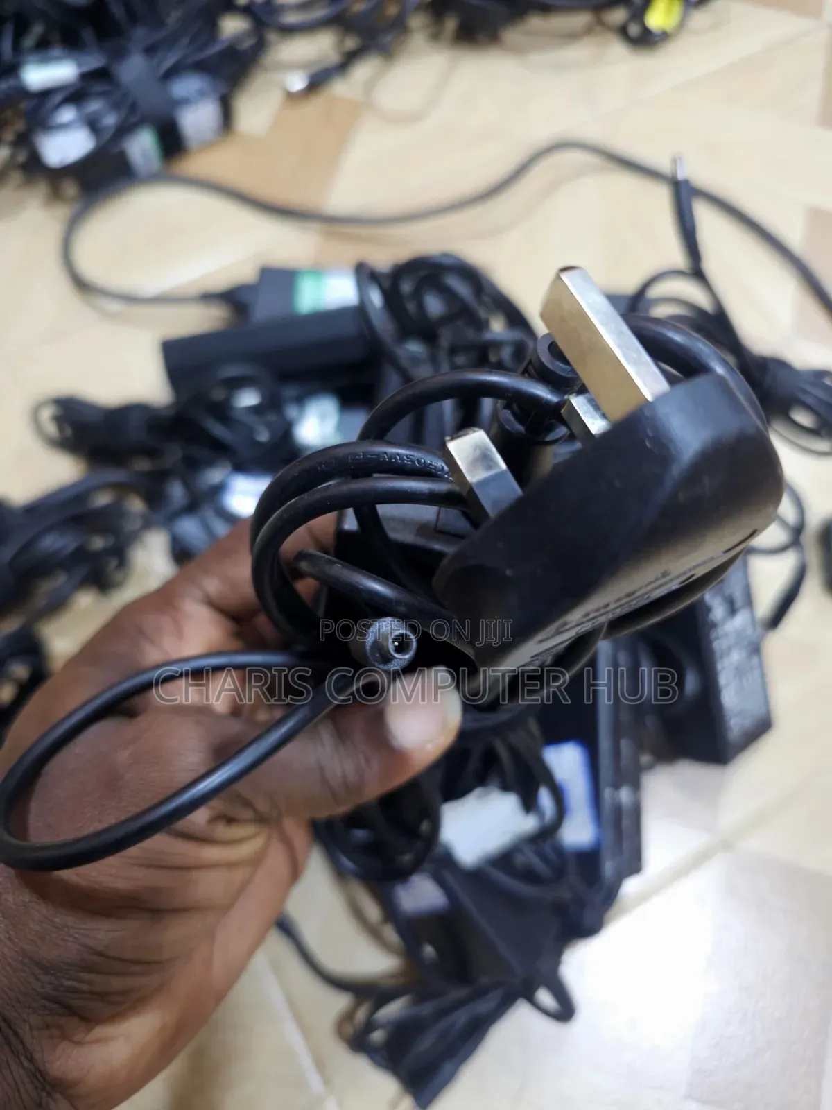 Home Used Dell 65 Watts Small Pin Charger