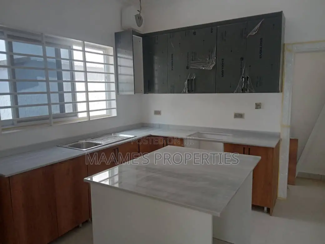 3bdrm House in Amrahia for sale