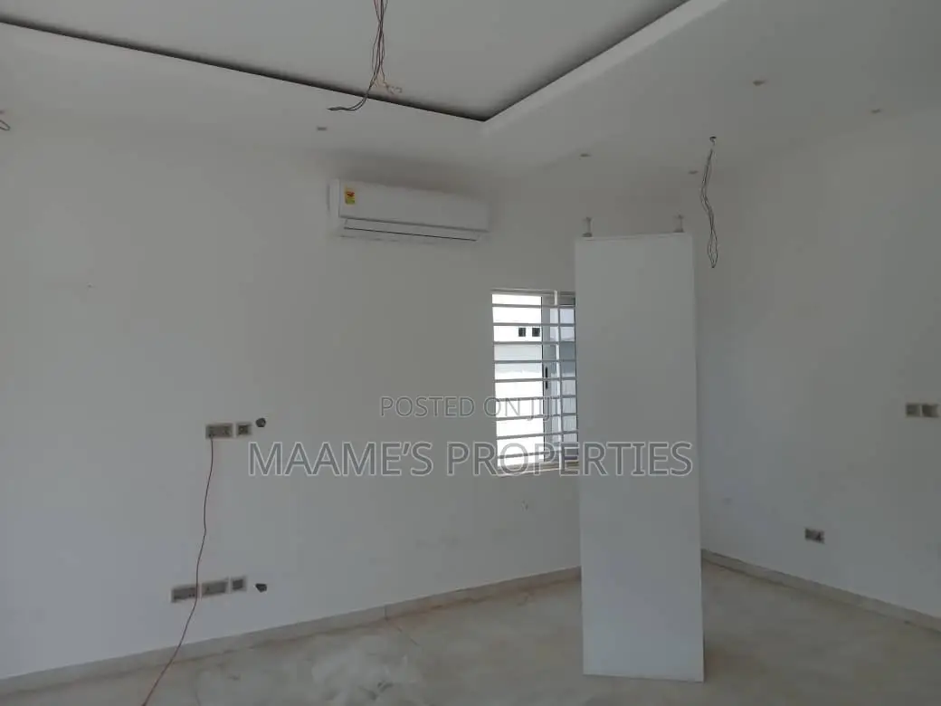 3bdrm House in Amrahia for sale