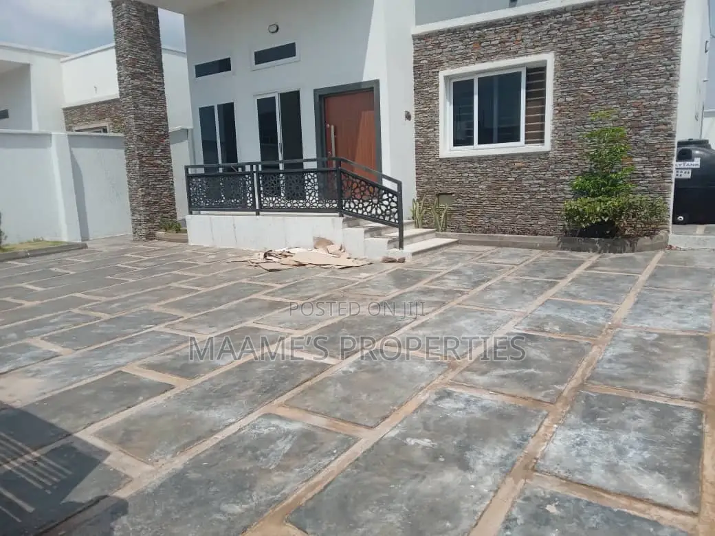 3bdrm House in Amrahia for sale