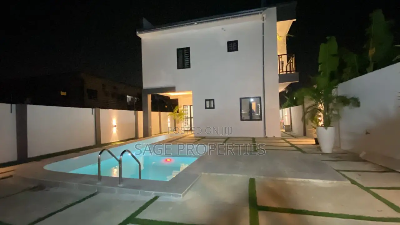5bdrm House in Nmai-Dzorn for sale