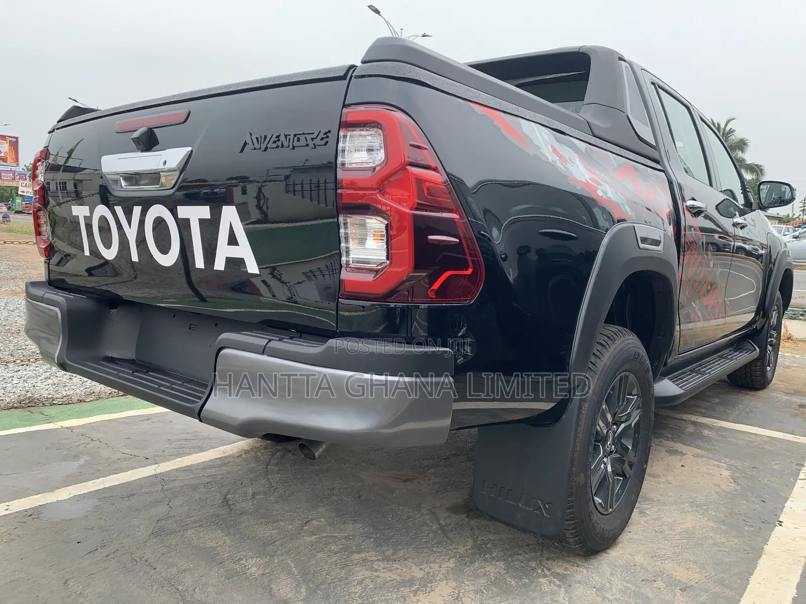 New Toyota Hilux 2025 Black
