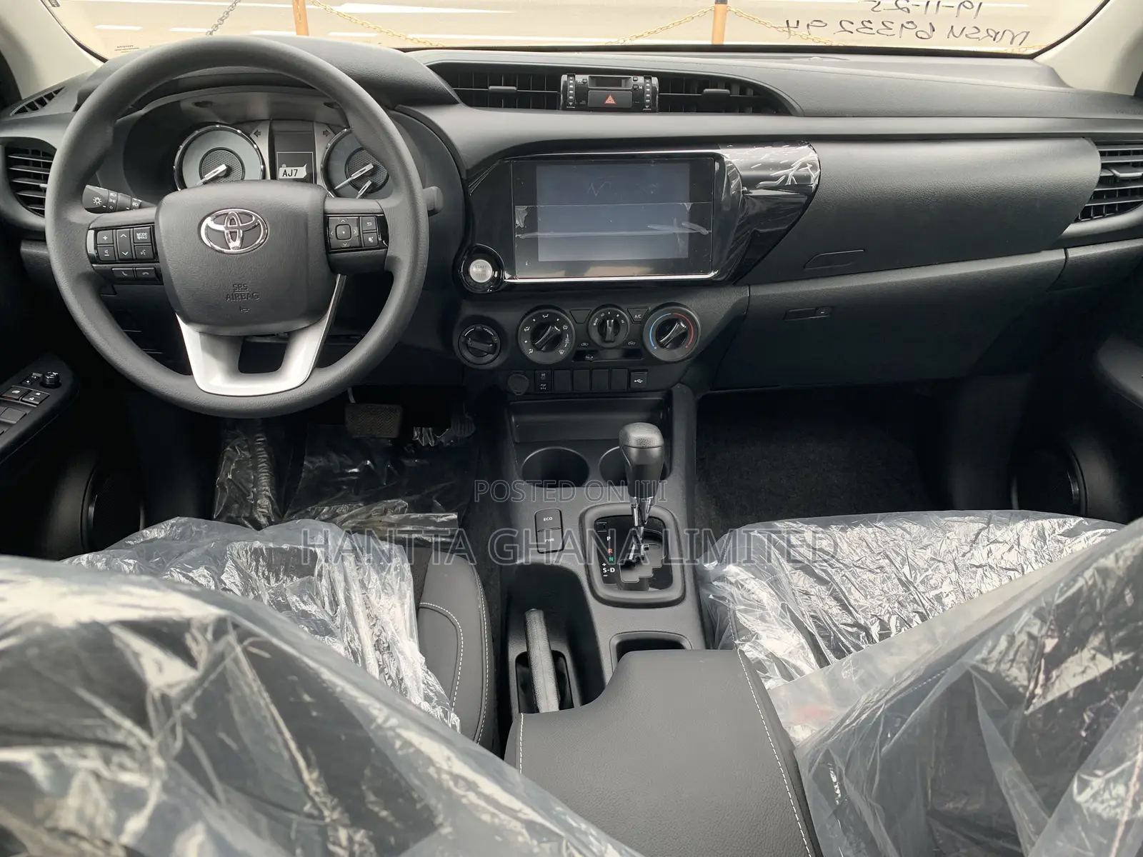 New Toyota Hilux 2025 Black