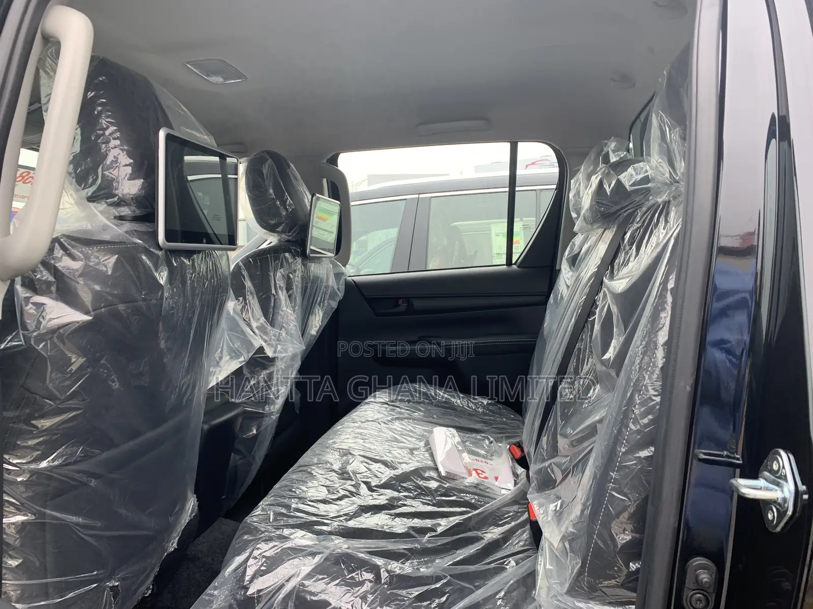 New Toyota Hilux 2025 Black