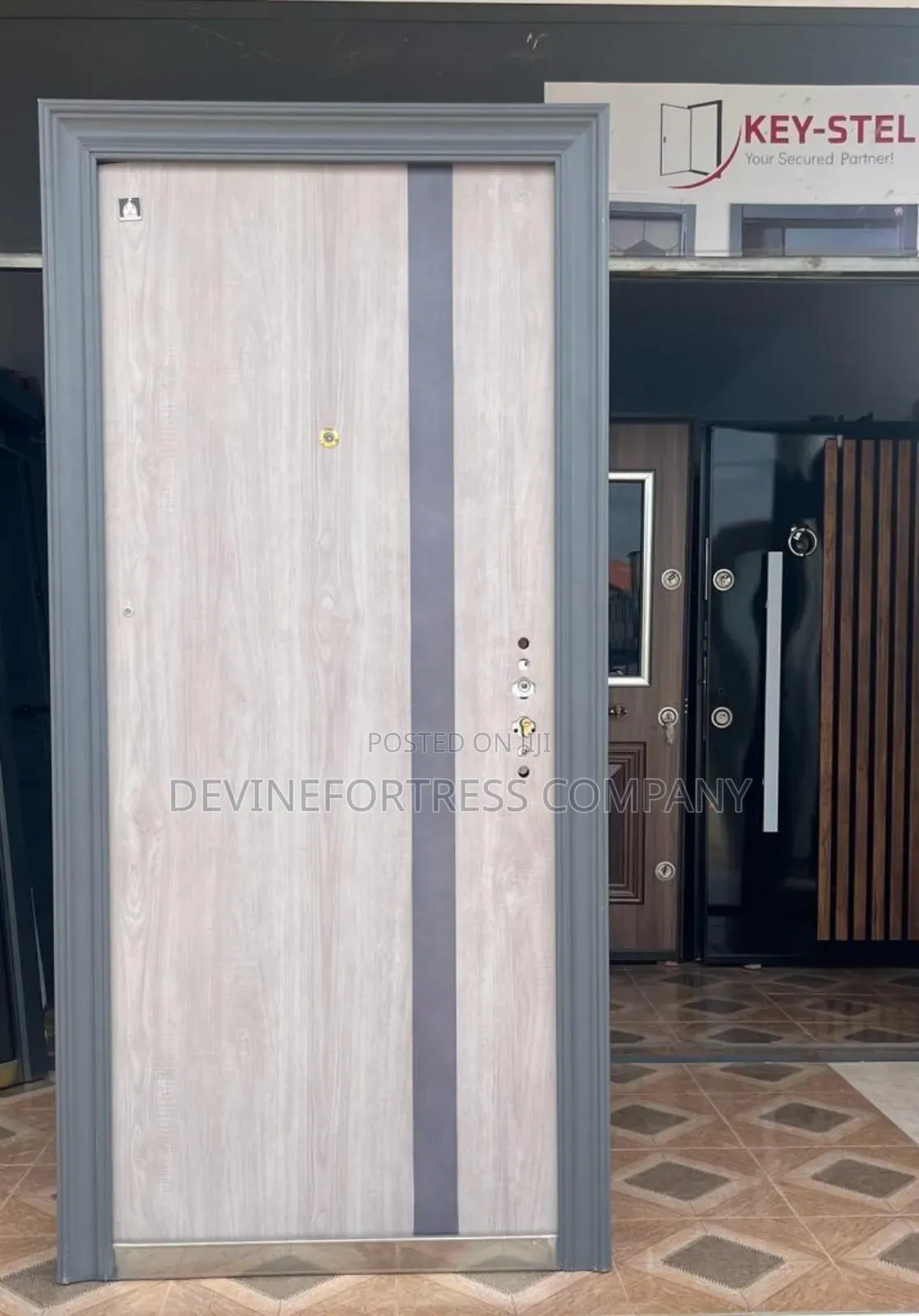 Quality Smooth Door Single Splendor <<>>
