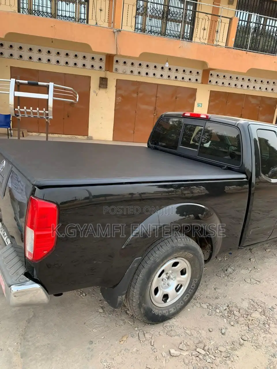 High Quality Pickup Truck Bucket Cover (Soft, Trifold)