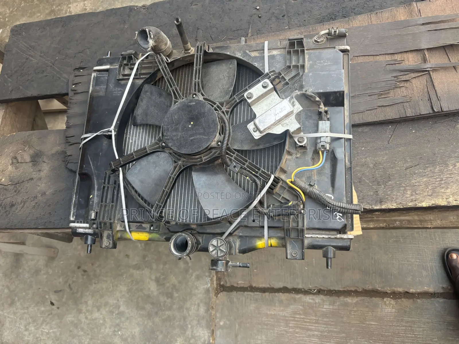 Nissan Versa 2008 2009 2010 Radiator With Fan
