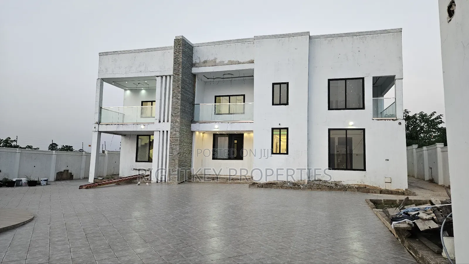 5bdrm Mansion in Rightkey, Kumasi Metropolitan for sale