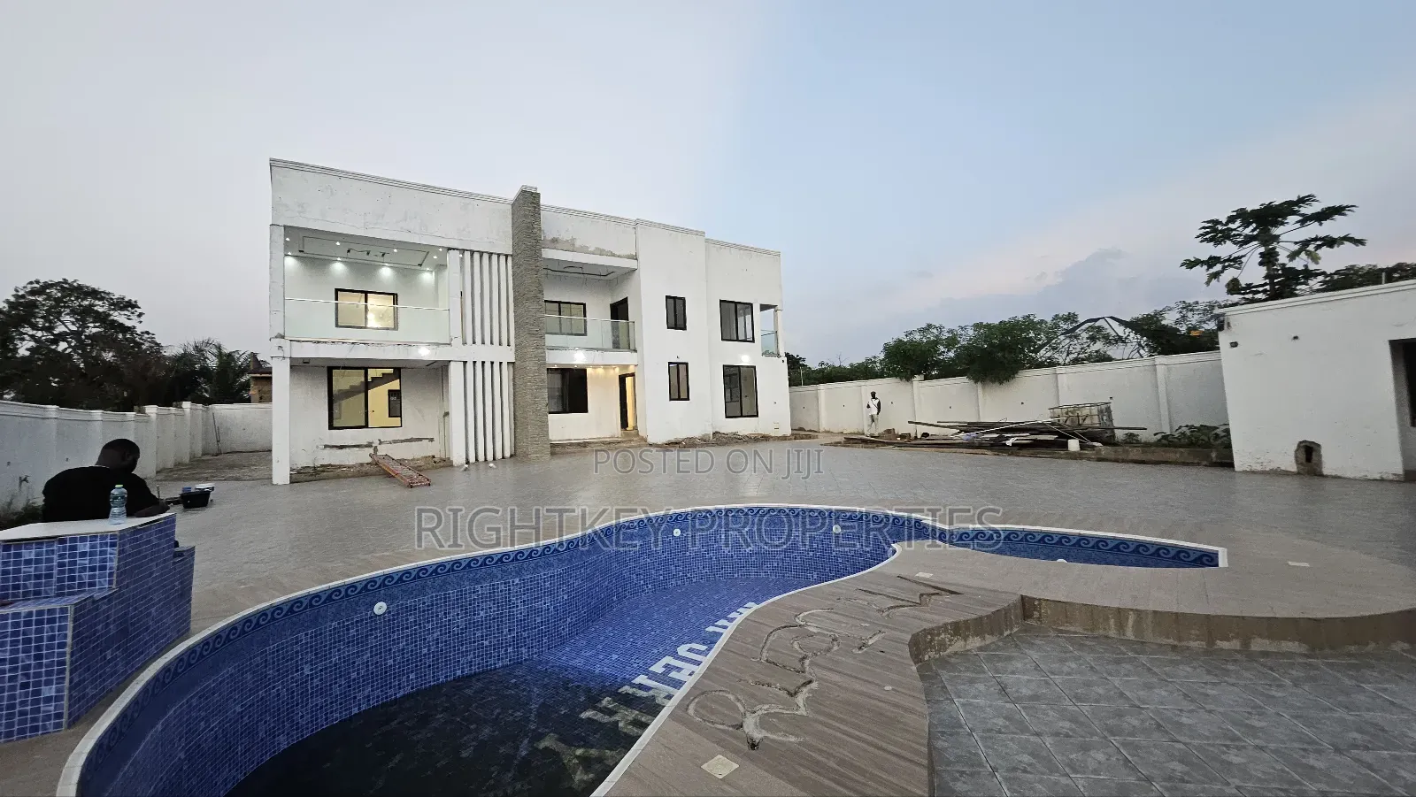 5bdrm Mansion in Rightkey, Kumasi Metropolitan for sale