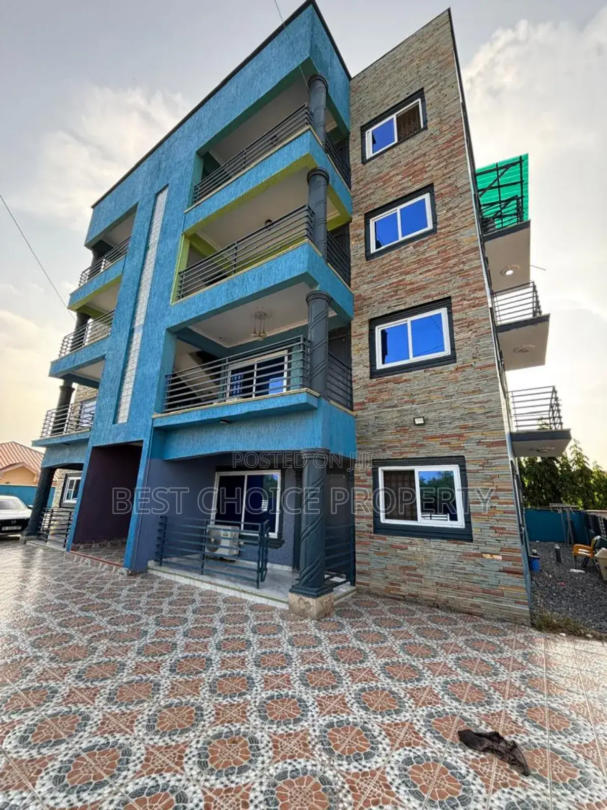2bdrm Apartment in School Junction, Ashaley Botwe for rent
