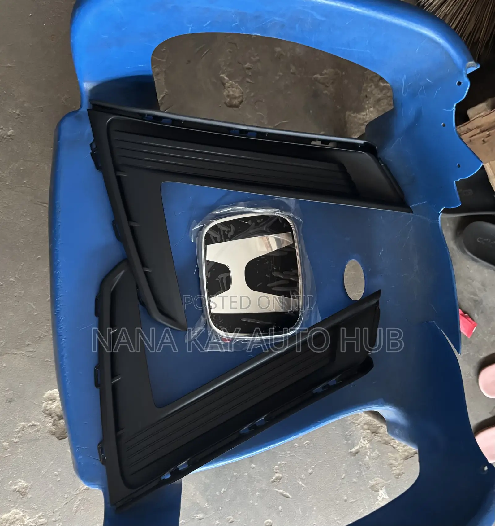 Honda CRV 2023-2024 Fog Lamp Cover Sealed and Front Crown