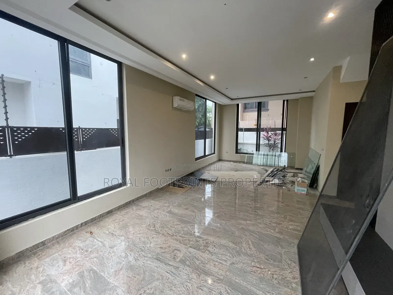 4bdrm House in Luxelooks Properties, East Legon for rent