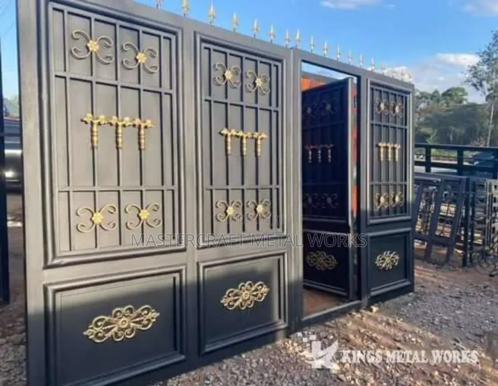 Metal Gate Sliding