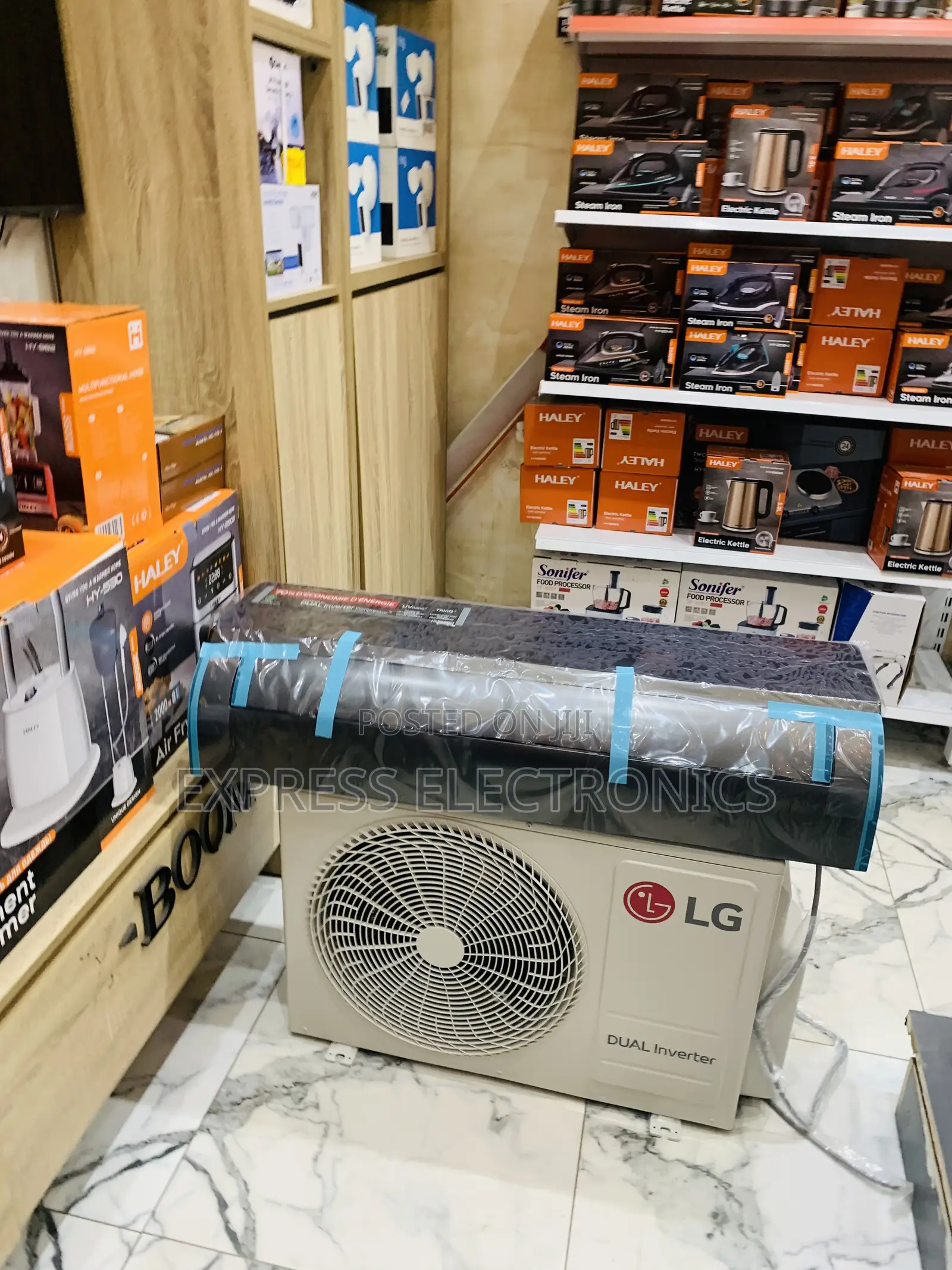 Spectacular Performance 1.5hp Split Black Lg Ac S4-q12jartb.Inverter