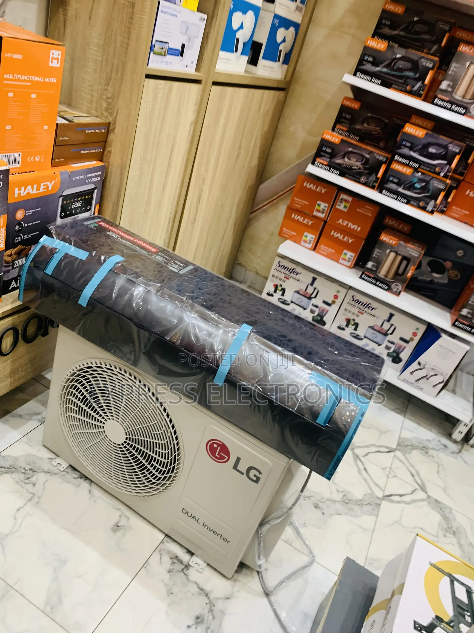 Get a New Black Artcool Inverter 1.5hp S4-Q12jartb Lg