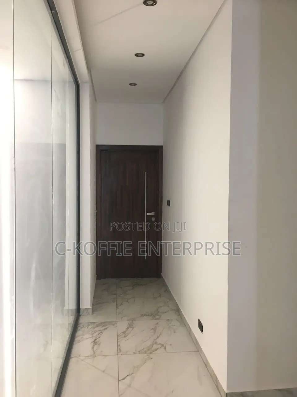 Furnished 8bdrm House in Tema Com 25 for rent