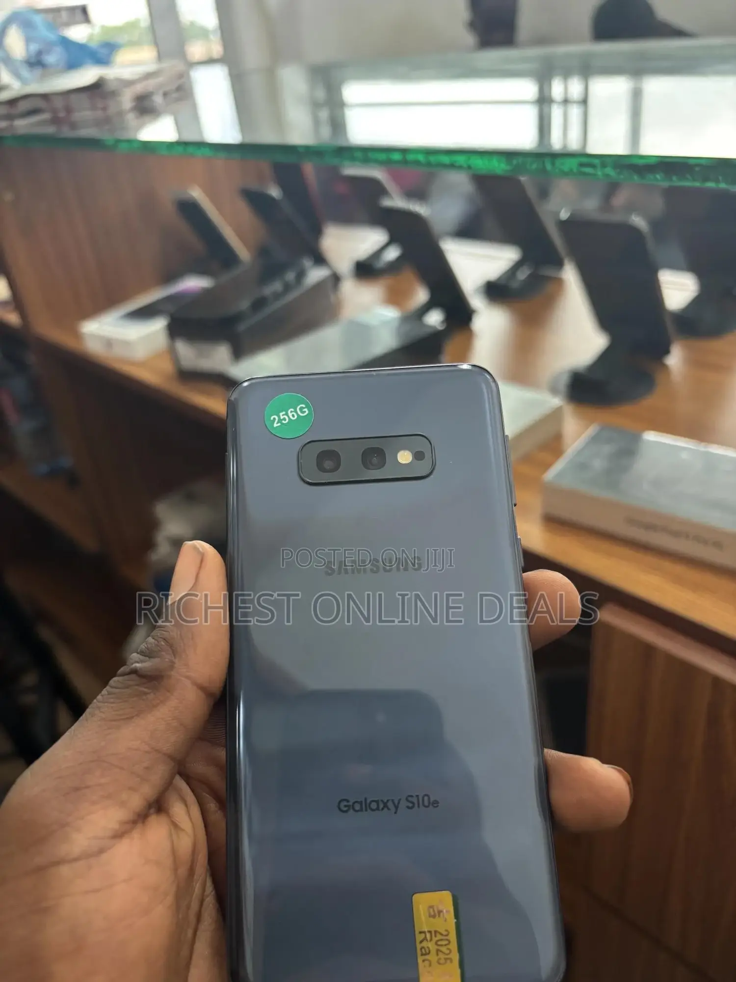 Samsung Galaxy S10e 128 GB Black