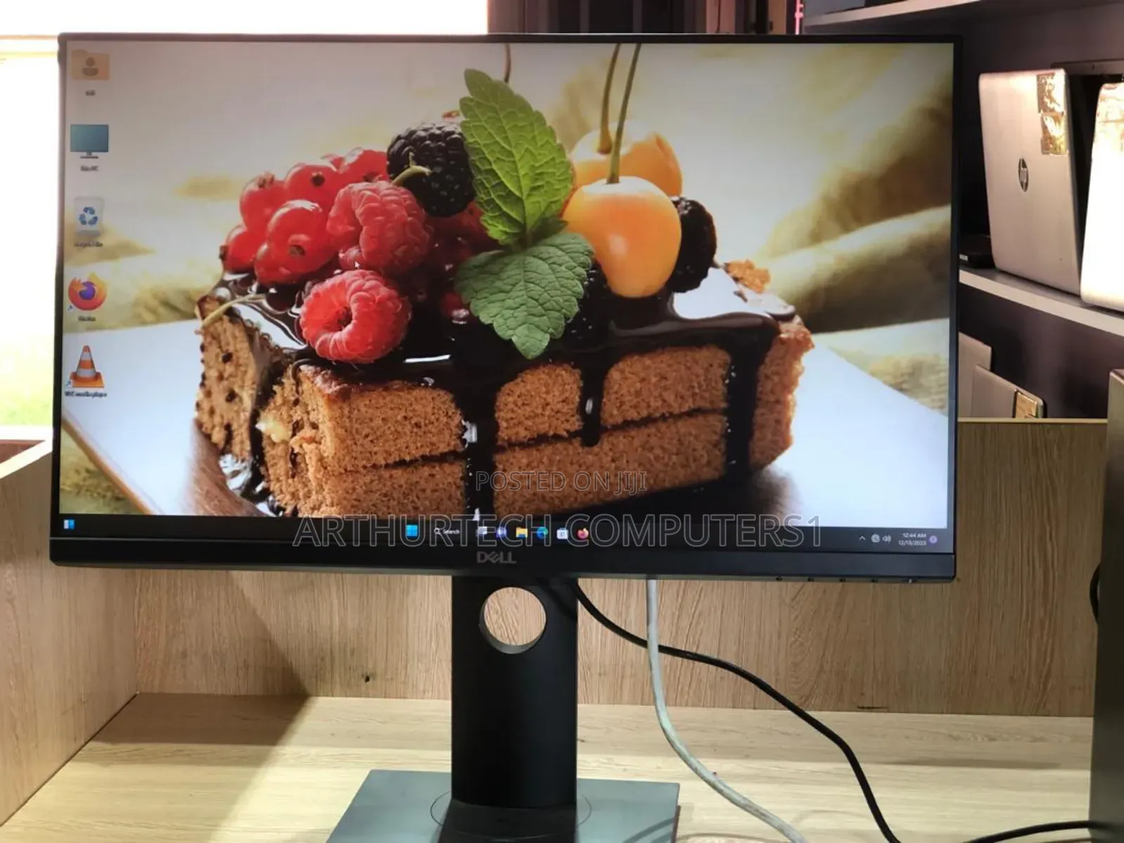 Dell Edgeless Monitor