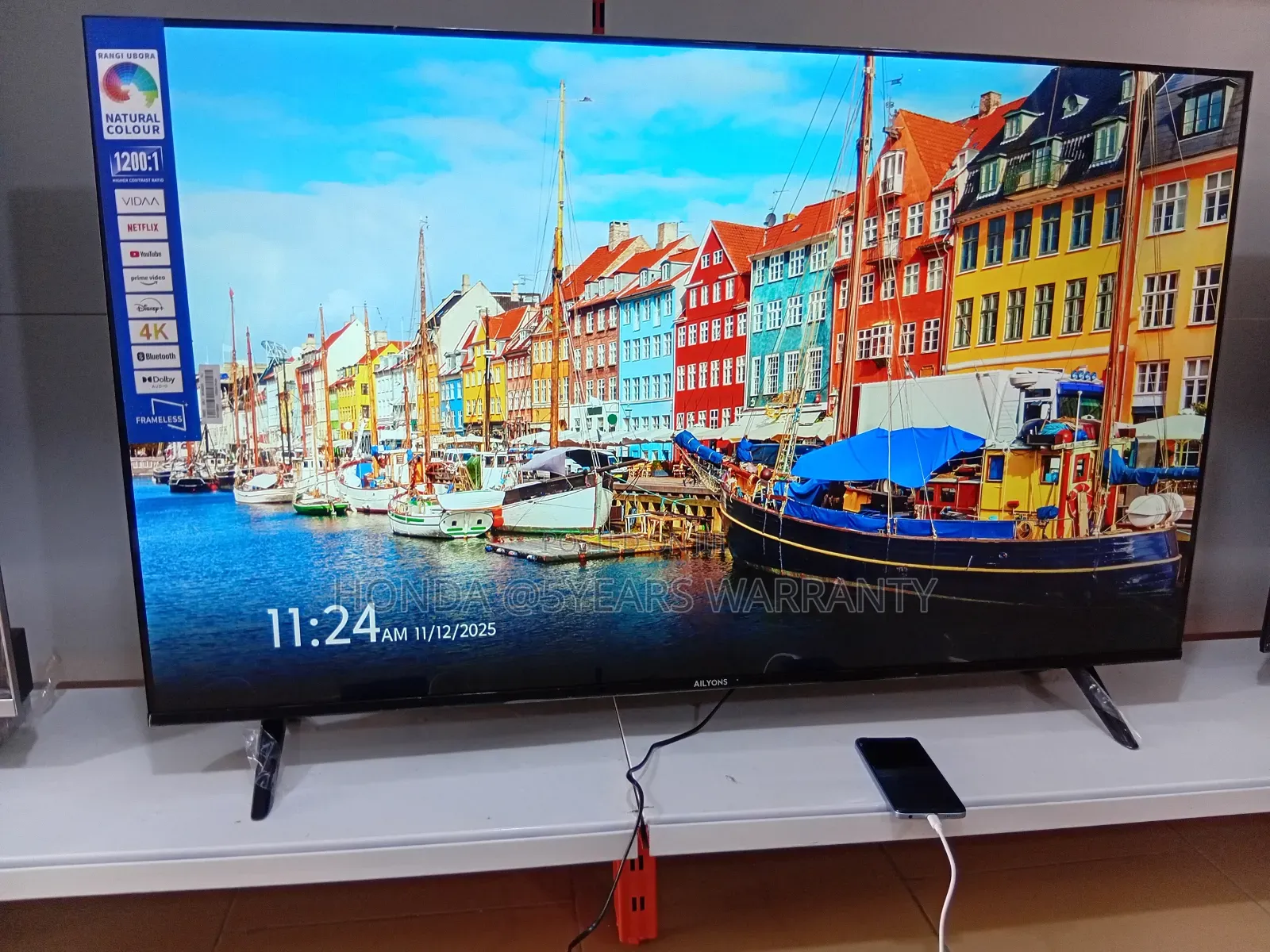 **Ailyons 55" Smart Tv With Screen Cast*Ing Support**