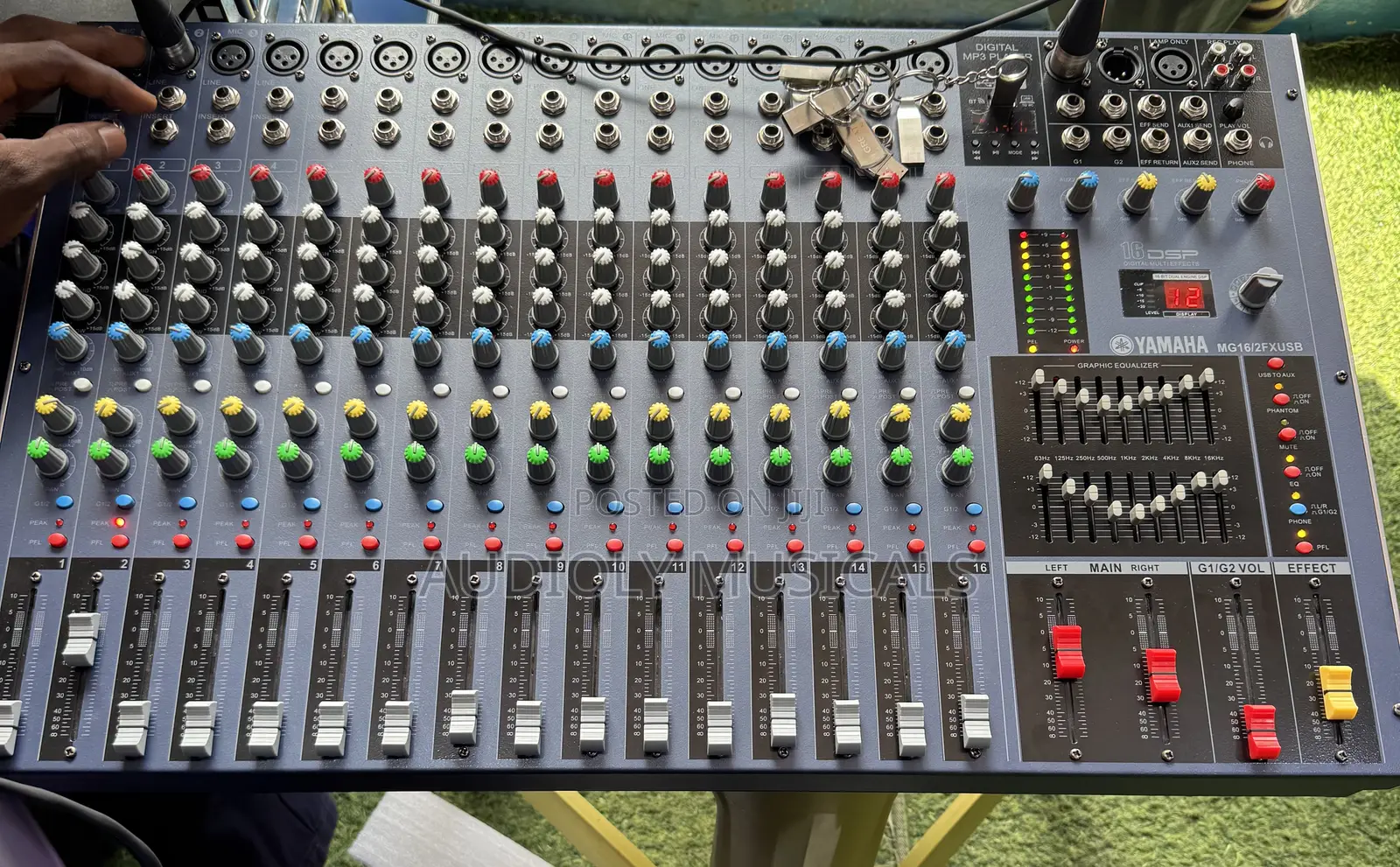 Straight 16-Channel Mg Mixer Console
