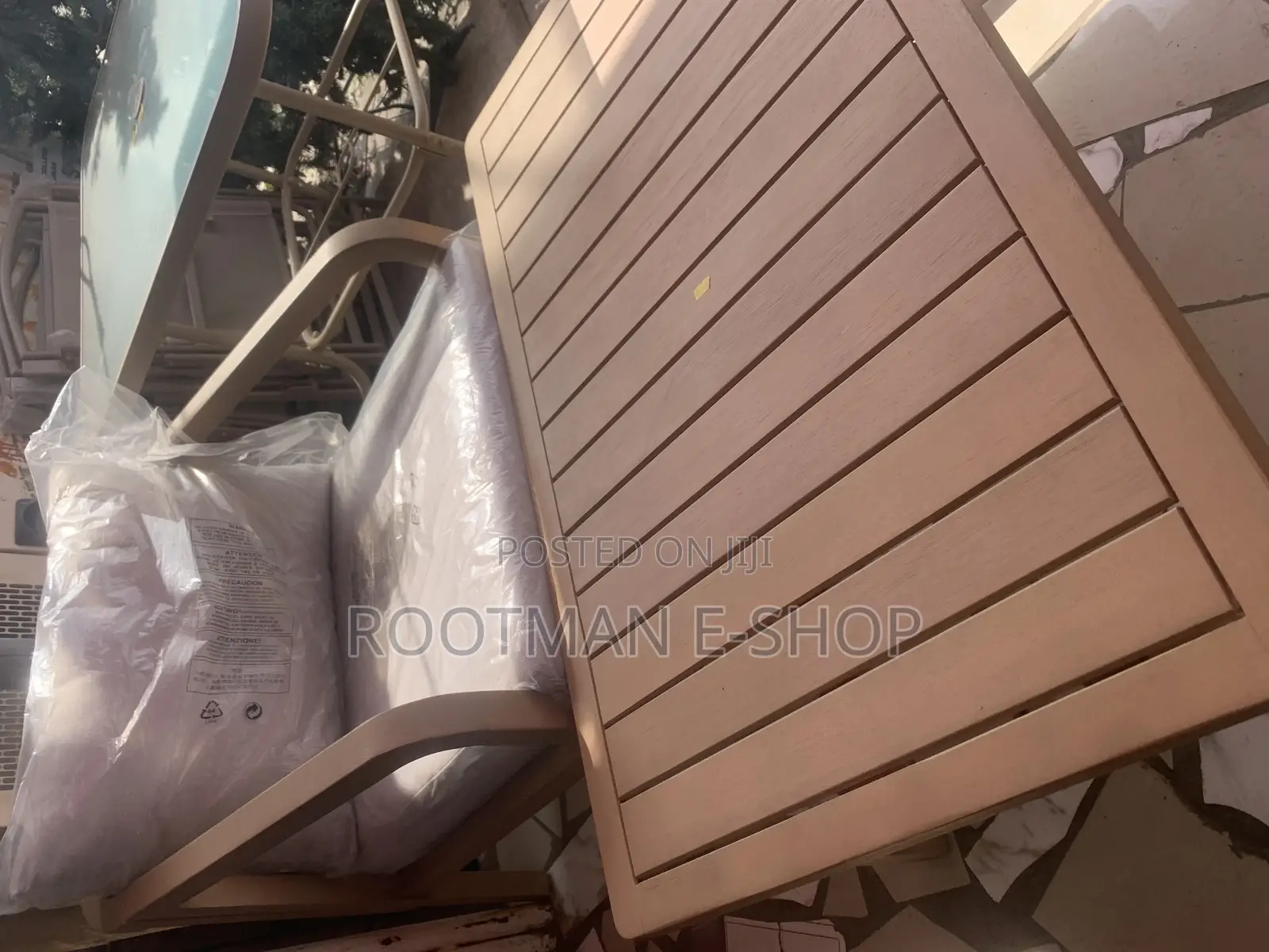 Modern Outdoor Lounge or Patio Set Table and Chair