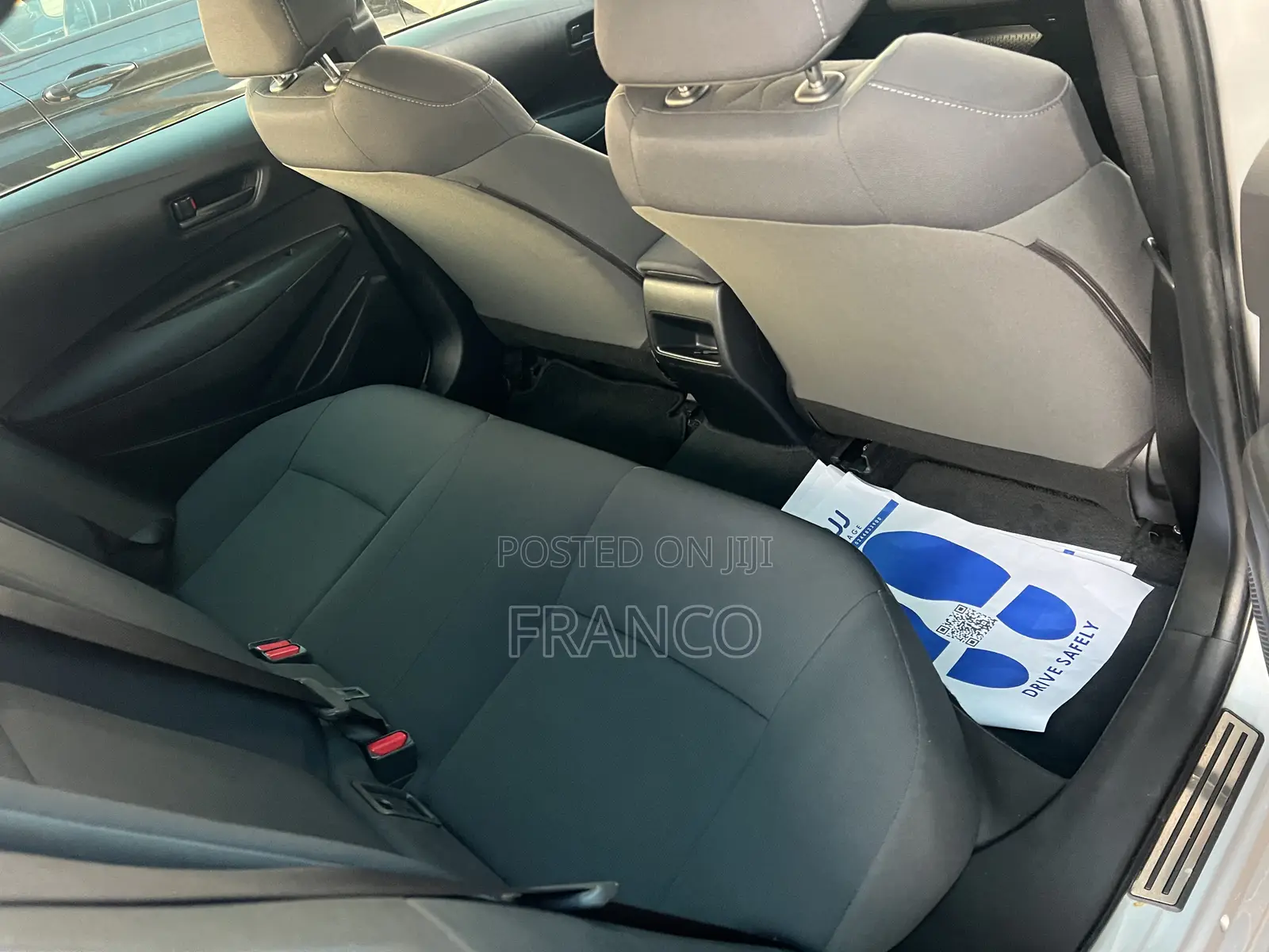 Toyota Corolla LE 2021 Silver