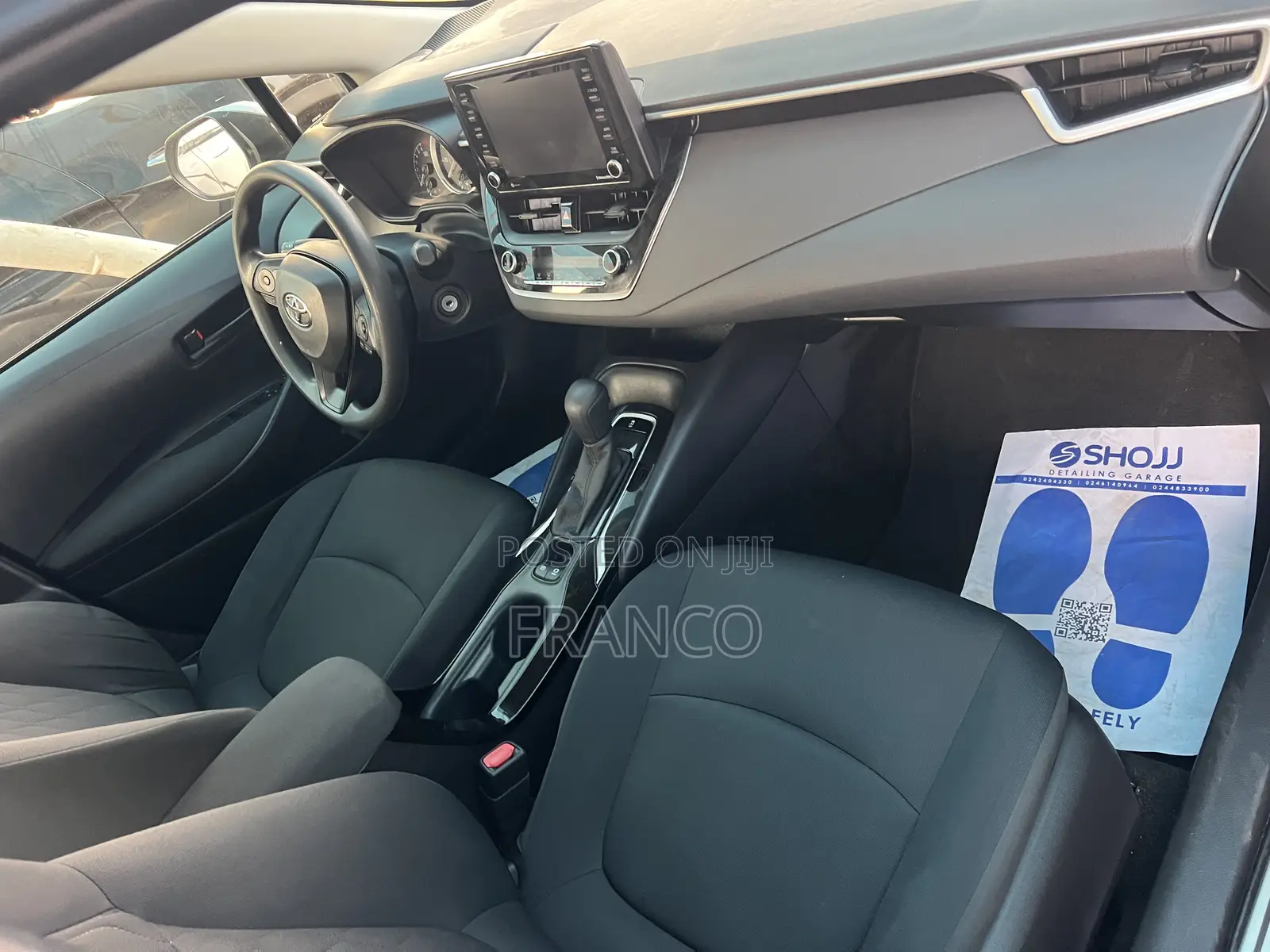 Toyota Corolla LE 2021 Silver