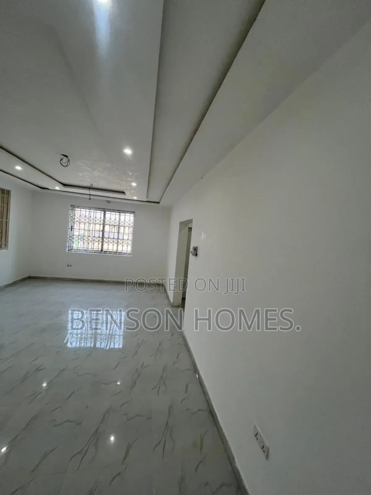 4bdrm Apartment in Ashomang Estate for rent