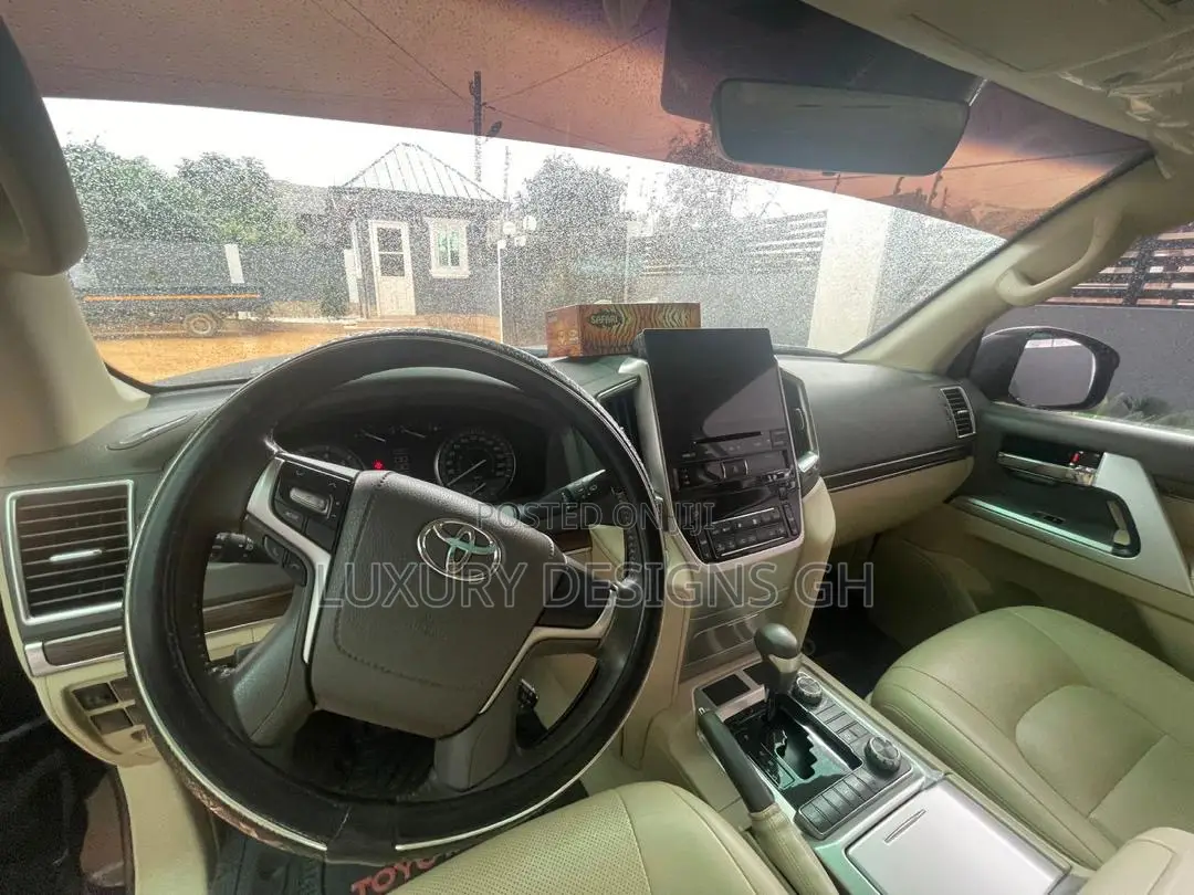 Toyota Land Cruiser 2021 Black