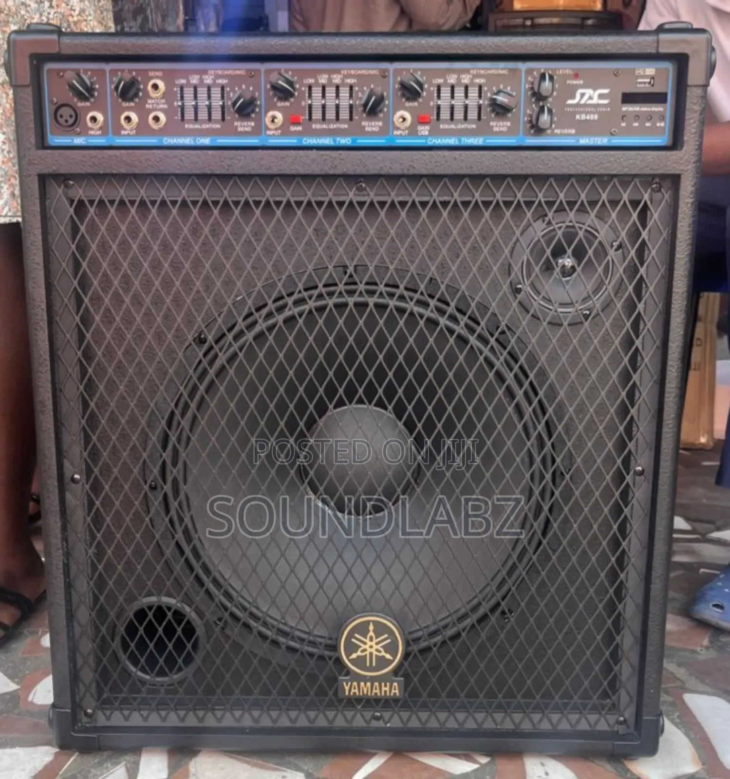 Yamaha Kb400 Keyboard Combo Amplifier.