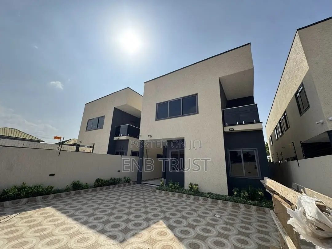 4bdrm House in Ashaley Botwe 3Rd, Little Roses Area for sale