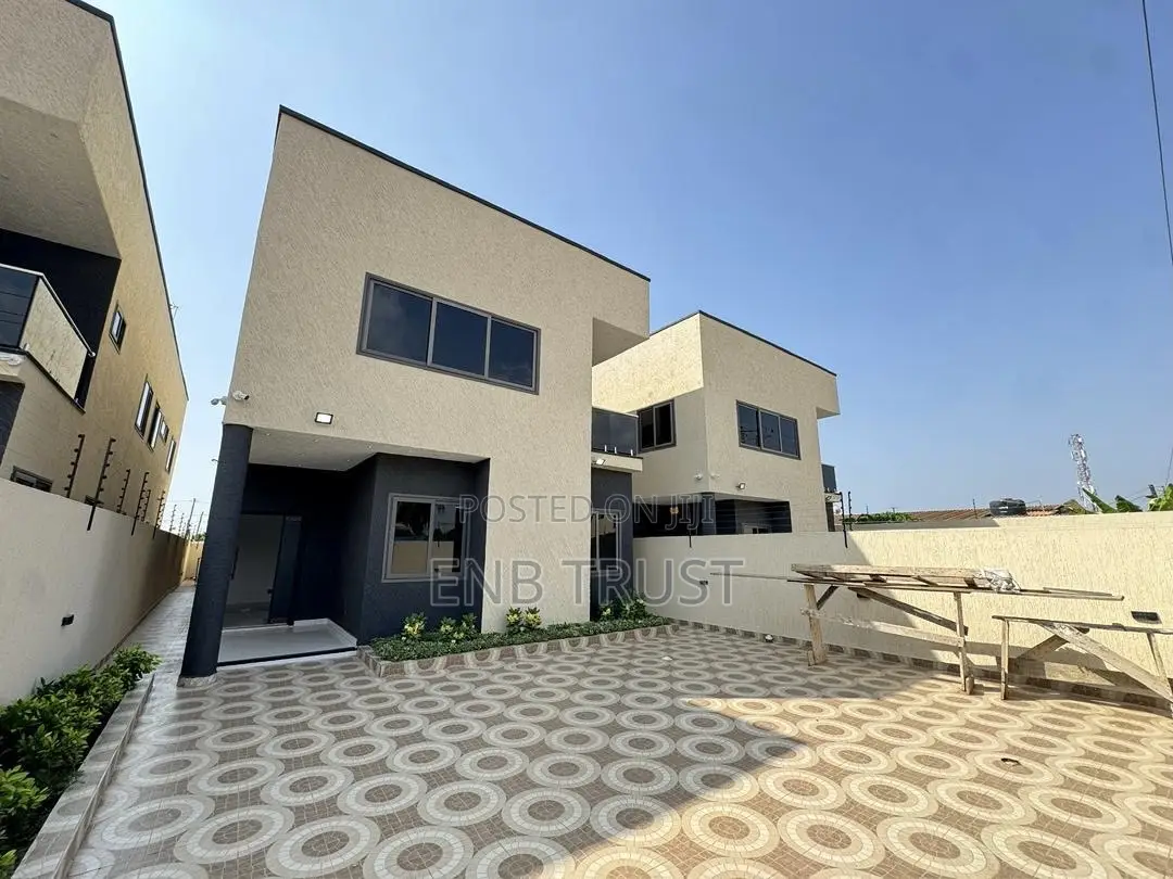 4bdrm House in Ashaley Botwe 3Rd, Little Roses Area for sale