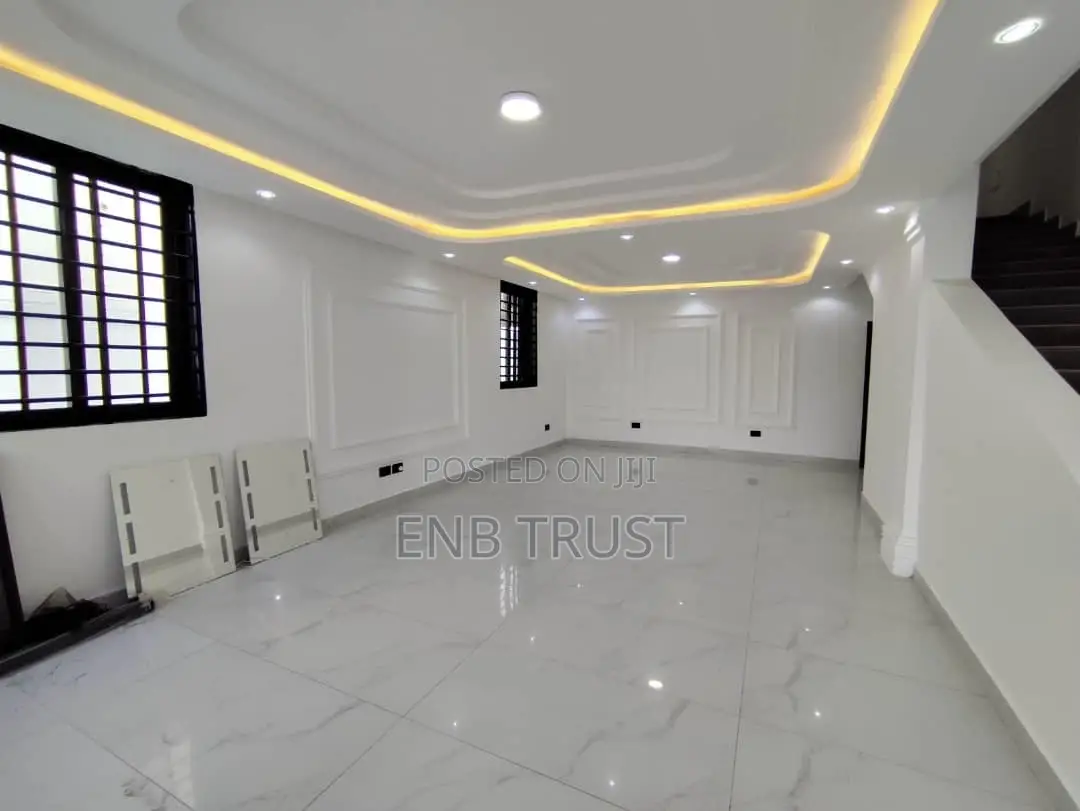 3bdrm Duplex in East Legon Hills, School Junction for sale