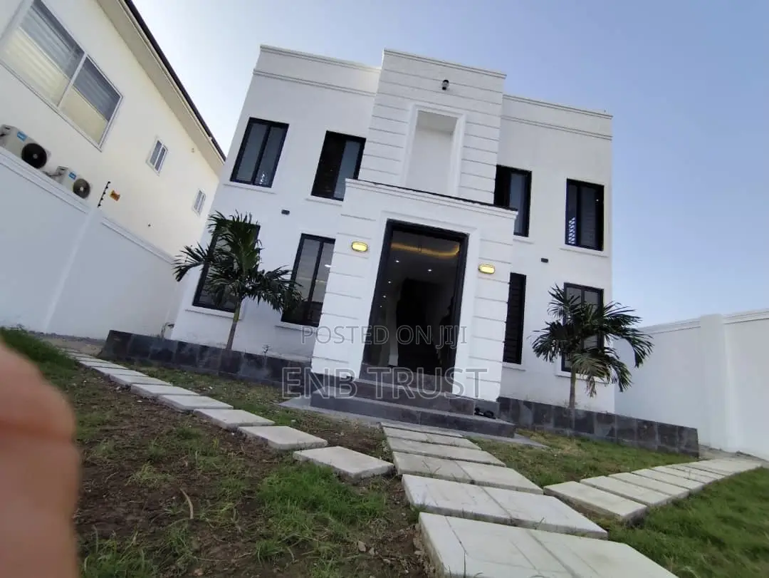 3bdrm Duplex in East Legon Hills, School Junction for sale