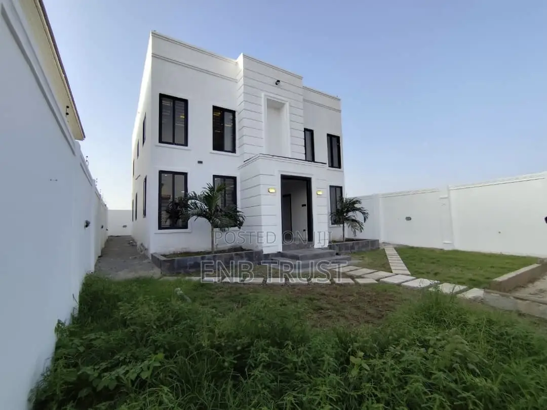 3bdrm Duplex in East Legon Hills, School Junction for sale