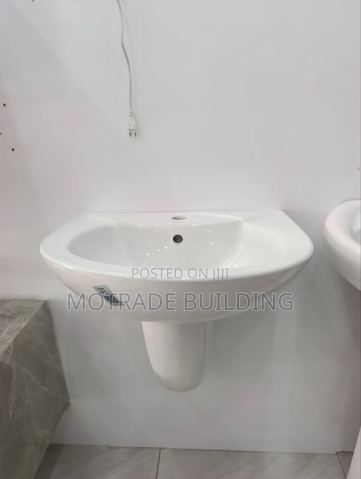 Hanging Basin (With Short Pedestal)
