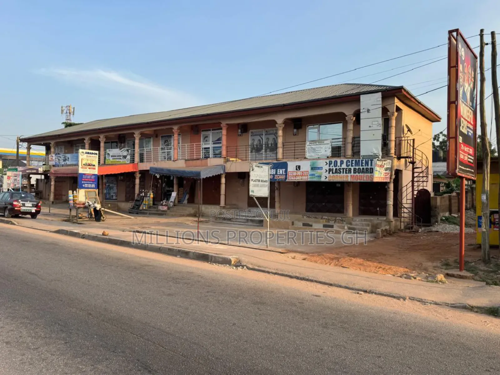 5bdrm House in Millions Properties, Ablekuma for sale