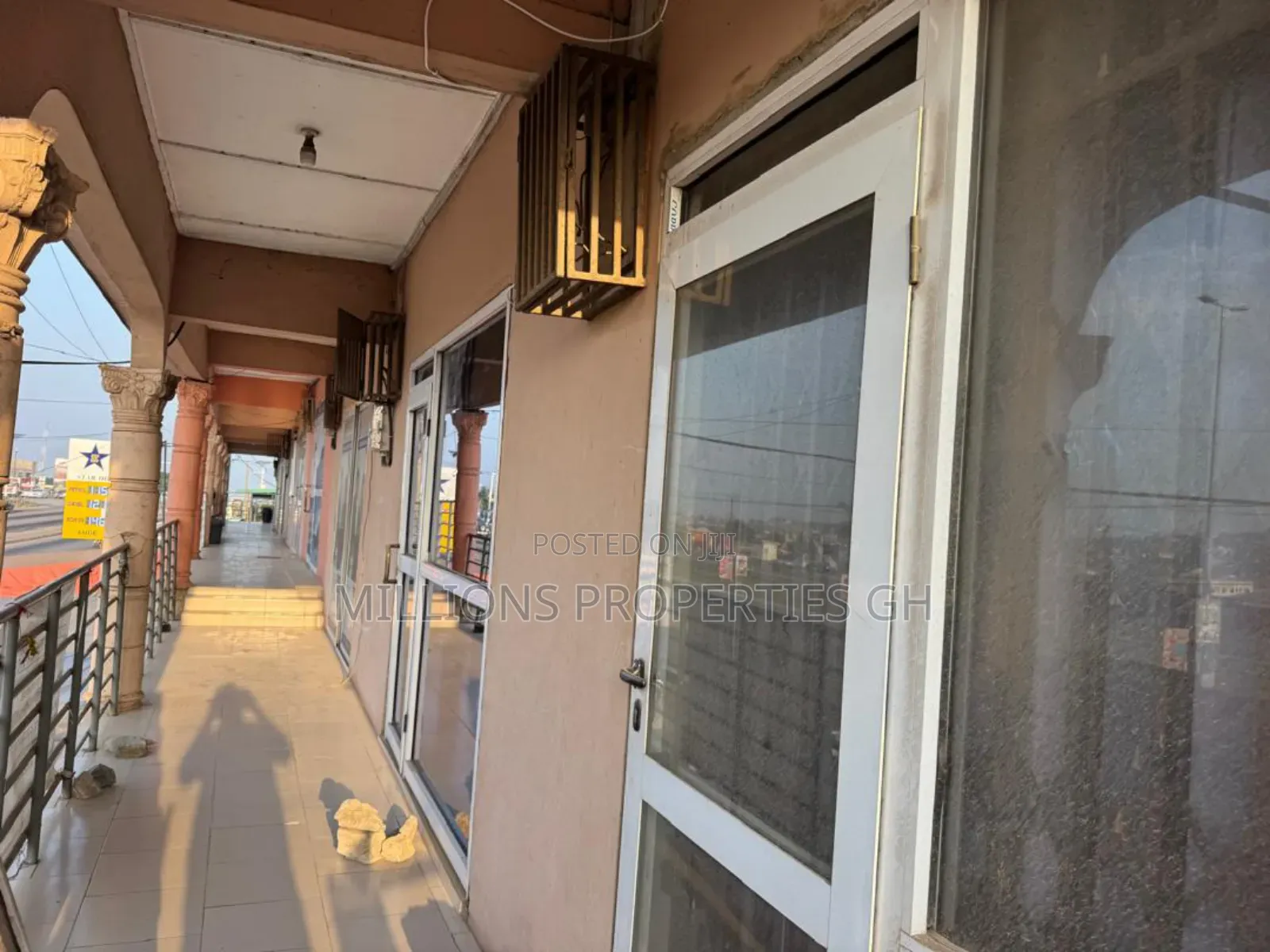 5bdrm House in Millions Properties, Ablekuma for sale