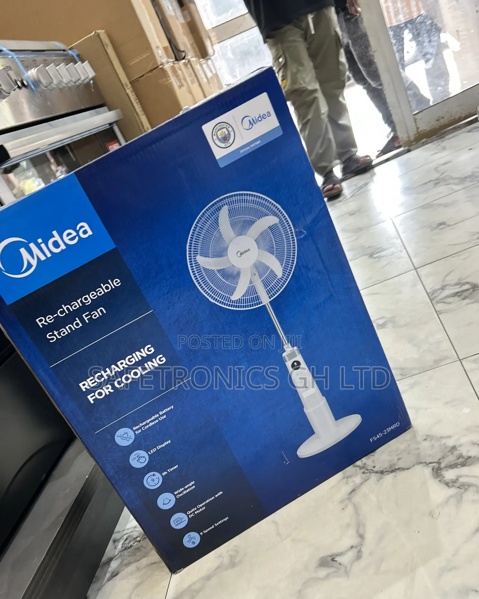 Shop Quality 18” Electric Midea White Rechargeable Stand Fan