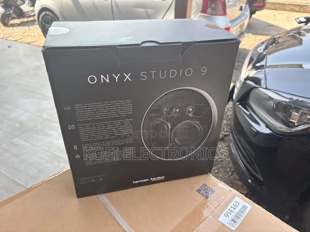 Harman Kardon Onyx Studio 9 Elegant, Thumping Sound Companion