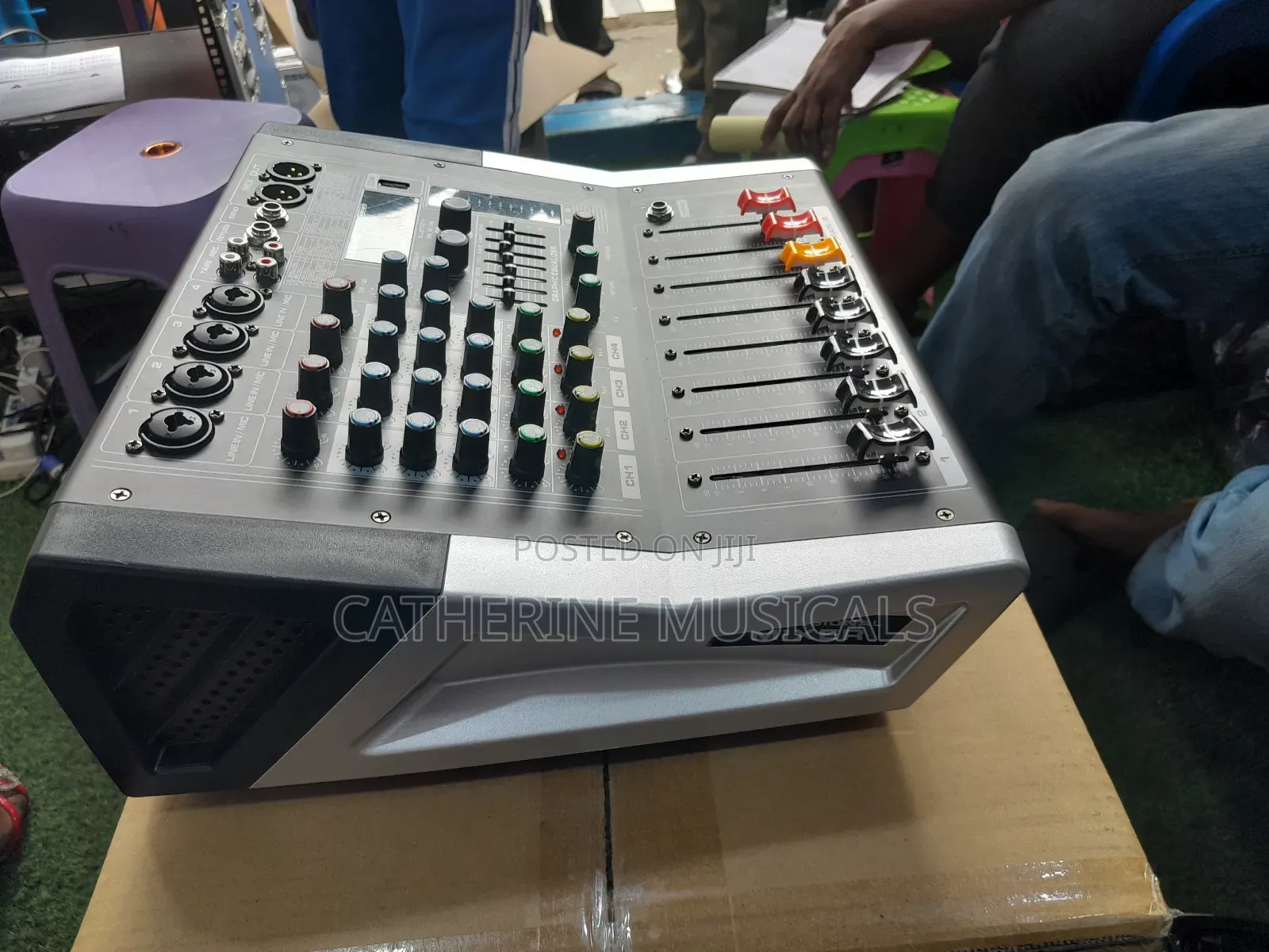 Kv 4 Channel Powered Mixer